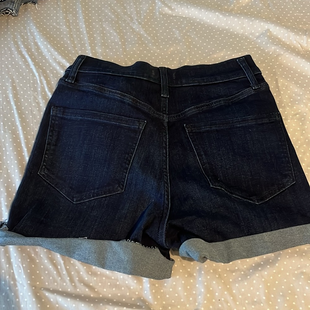 Express Shorts - Picture 3 of 3